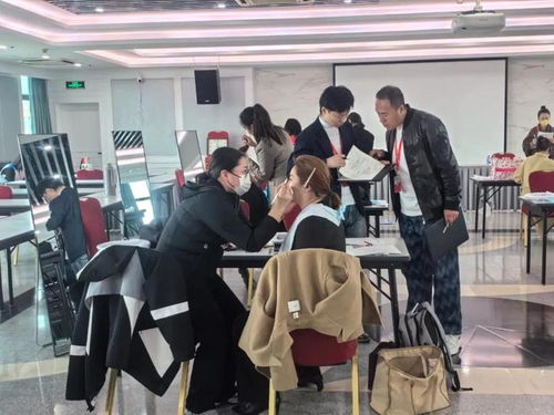 美发服务新星闪耀 专业认证铸就时尚梦想——北京市美容美发化妆品商会成功举办形象设计师中级职业技能等级考试