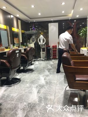 汇尚艺美容美发(苗圃路店) 专业美发服务，打造您的专属魅力